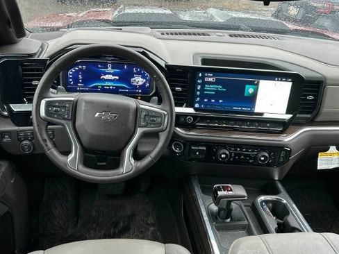 Used 2025 Chevrolet Silverado 1500 LT Trail Boss w/ Convenience Package II image 2