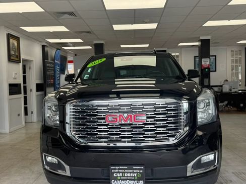 Used 2019 GMC Yukon XL Denali w/ Denali Ultimate Package AWD/4WD image 1