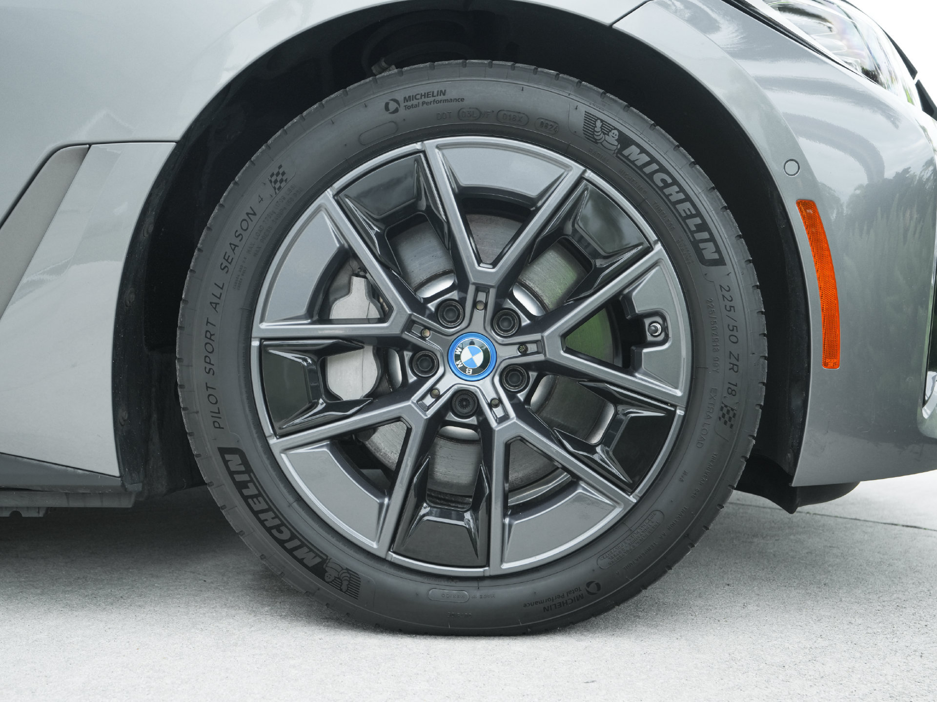 Used 2024 BMW i4 eDrive35 w/ Convenience Package RWD image 37
