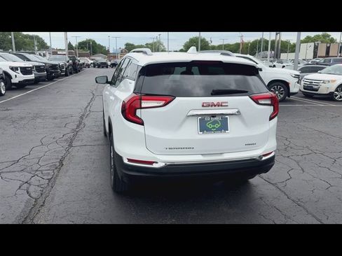 Used 2024 GMC Terrain SLT w/ Infotainment Package II AWD/4WD image 7