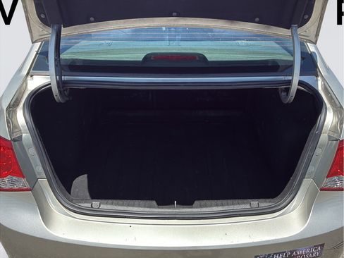 Used 2014 Chevrolet Cruze LT FWD image 19