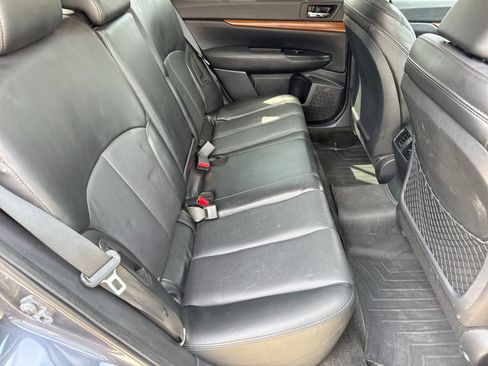 Used 2014 Subaru Outback 3.6R Limited w/ Moonroof Package AWD/4WD image 23