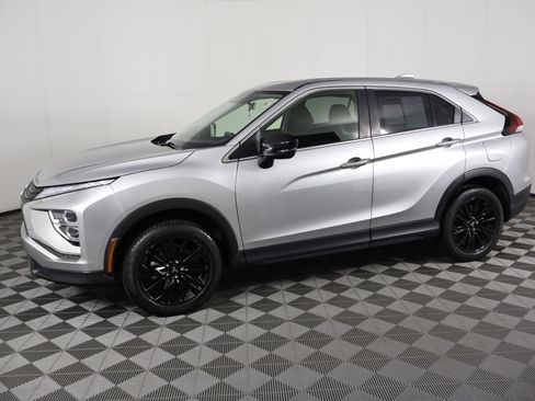 Used 2023 Mitsubishi Eclipse Cross LE image 9