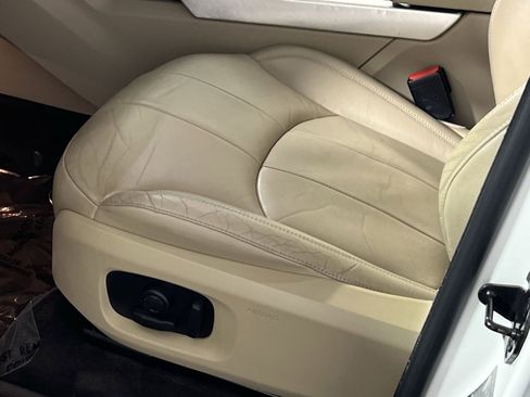 Used 2017 Land Rover Range Rover Evoque SE image 14