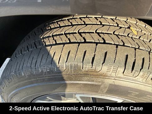 Used 2021 Chevrolet Tahoe Z71 w/ Z71 Signature Package image 26