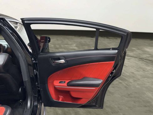 Used 2019 Dodge Charger Scat Pack w/ Plus Group RWD image 21