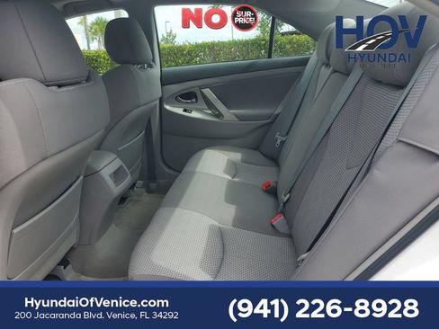 Used 2010 Toyota Camry SE FWD image 14