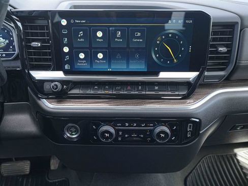 Used 2022 Chevrolet Silverado 1500 LT AWD/4WD image 29