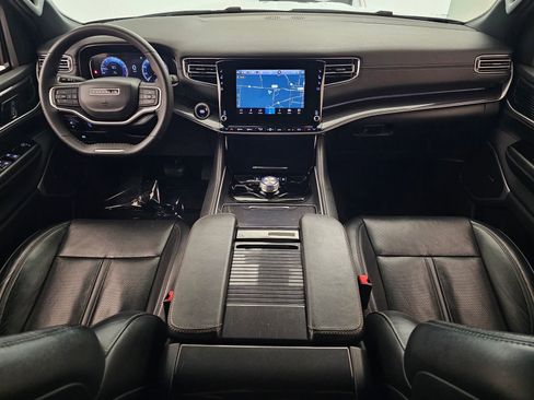 Used 2024 Jeep Wagoneer L 4WD image 18