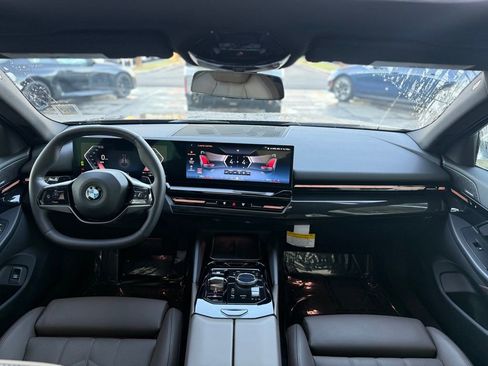 Used 2025 BMW 530i image 16