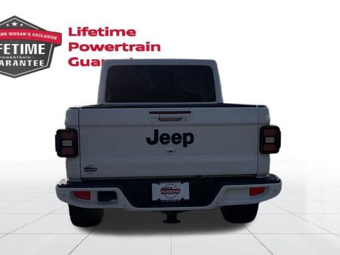 Used 2021 Jeep Gladiator Overland image 4
