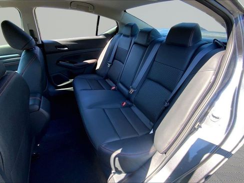 Used 2023 Nissan Altima 2.5 SR FWD image 16
