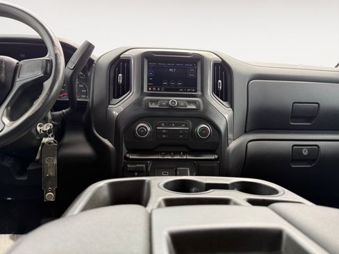 Used 2019 Chevrolet Silverado 1500 Custom w/ Custom Value Package AWD/4WD image 14