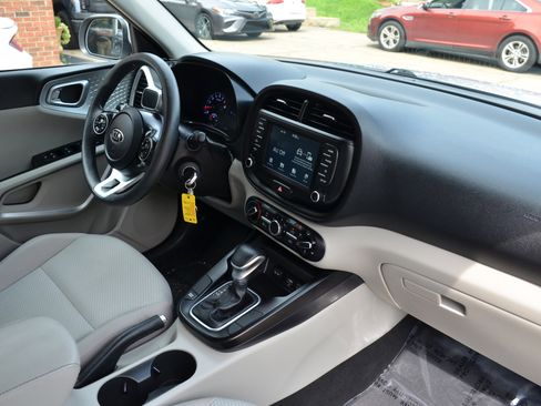 Used 2020 Kia Soul LX image 21