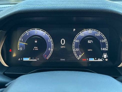New 2025 Jeep Grand Cherokee L Limited w/ Luxury Tech Group II RWD image 24