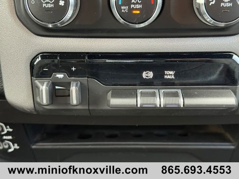 Used 2024 RAM 3500 Big Horn AWD/4WD image 29