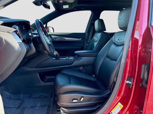 Used 2021 Cadillac XT6 Luxury image 25