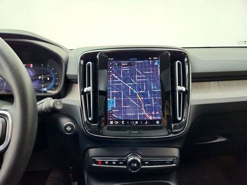 Used 2023 Volvo XC40 B5 Plus w/ Driver Assist Package image 23