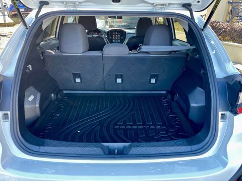 Used 2024 Subaru Crosstrek 2.0i Premium image 3