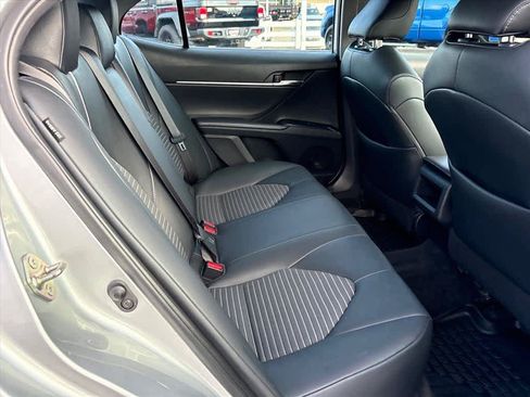 Used 2019 Toyota Camry SE w/ Convenience Package FWD image 7