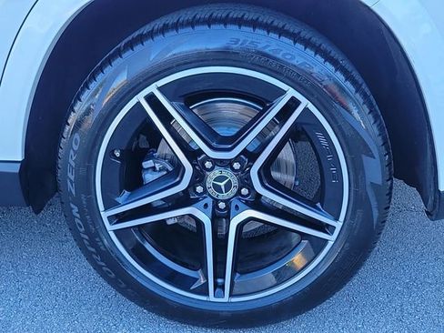 Used 2023 Mercedes-Benz GLS 450 4MATIC w/ AMG Line Exterior image 11