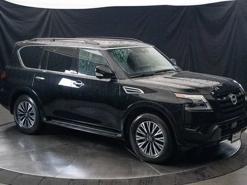 Used 2023 Nissan Armada SL w/ Midnight Edition Package AWD/4WD image 3