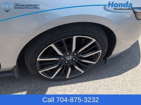 Used 2025 Honda Accord Touring image 9