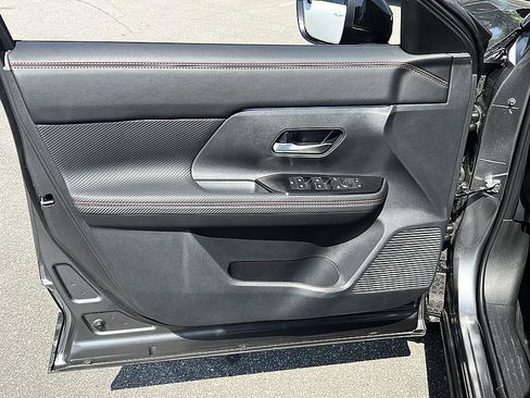 Certified 2026 Nissan Kicks SR FWD image 19