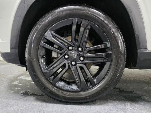 Used 2024 Chevrolet Trax ACTIV w/ Sunroof Package FWD image 5