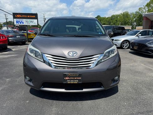 Used 2017 Toyota Sienna AWD image 8