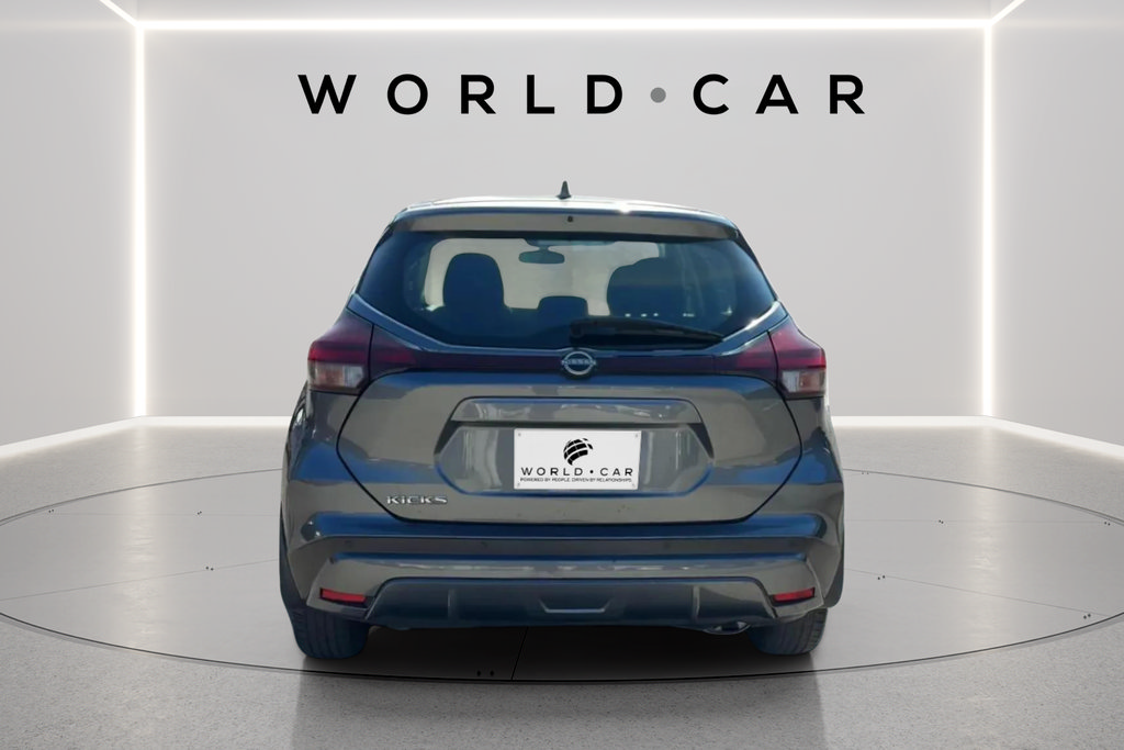 Used 2022 Nissan Kicks S FWD image 4