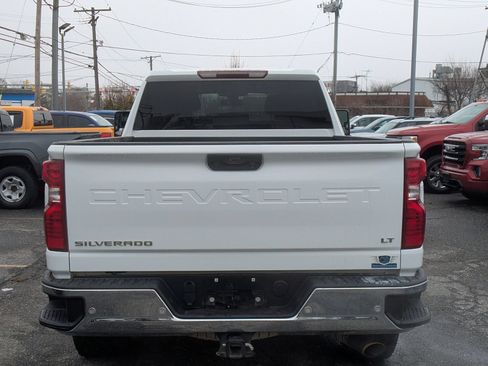 Used 2021 Chevrolet Silverado 2500 LT w/ Convenience Package AWD/4WD image 4