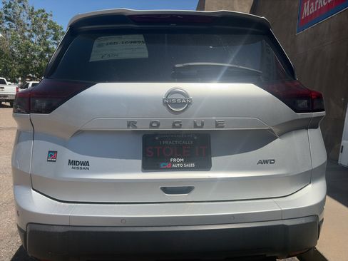 Used 2024 Nissan Rogue S AWD/4WD image 10