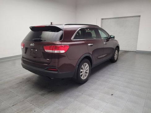Used 2018 Kia Sorento FWD image 9