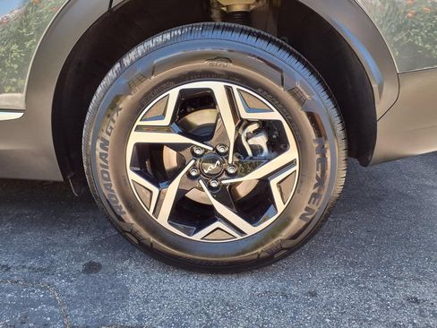Used 2025 Kia Sportage LX AWD/4WD image 25