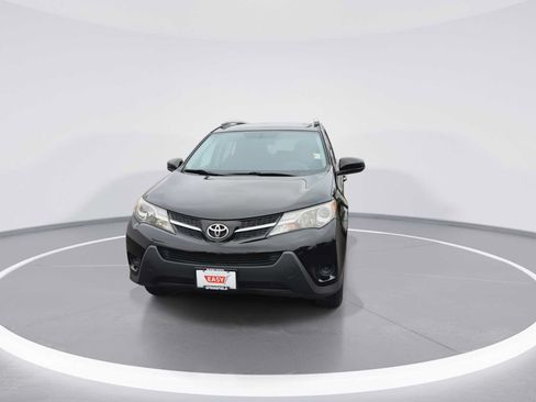 Used 2014 Toyota RAV4 LE AWD/4WD image 3
