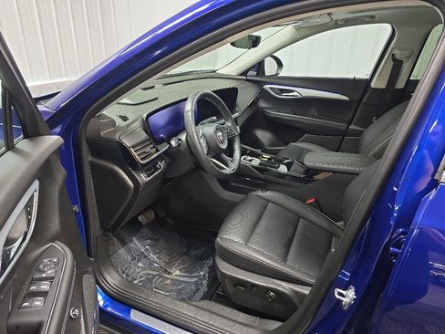 Used 2024 Buick Envision Avenir AWD/4WD image 29