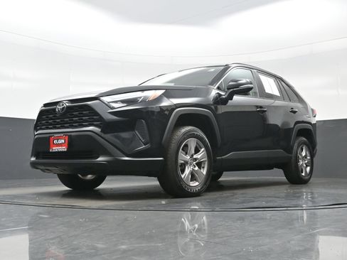 Used 2025 Toyota RAV4 XLE AWD/4WD image 28