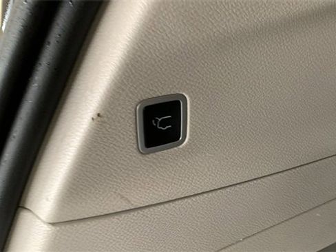 Used 2023 Chrysler Voyager LX image 20