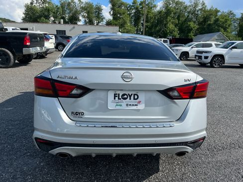 Used 2023 Nissan Altima 2.5 SV w/ SV Premium Package FWD image 4