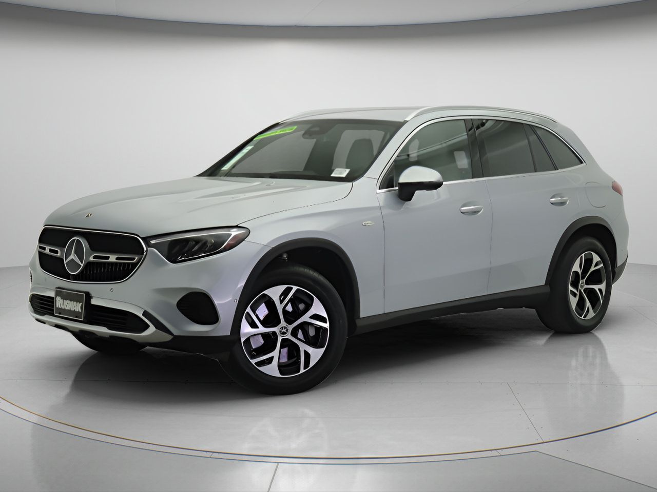 Used 2025 Mercedes-Benz GLC 350e 4MATIC image 3