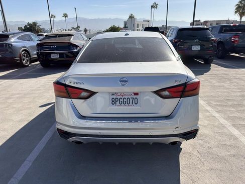 Used 2019 Nissan Altima 2.5 SV FWD image 8