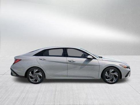 New 2026 Hyundai Elantra Limited image 15