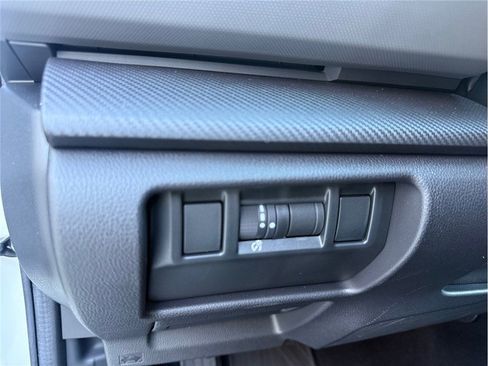 Used 2024 Subaru Crosstrek 2.5i Limited w/ Crosstrek Mirror Package image 27