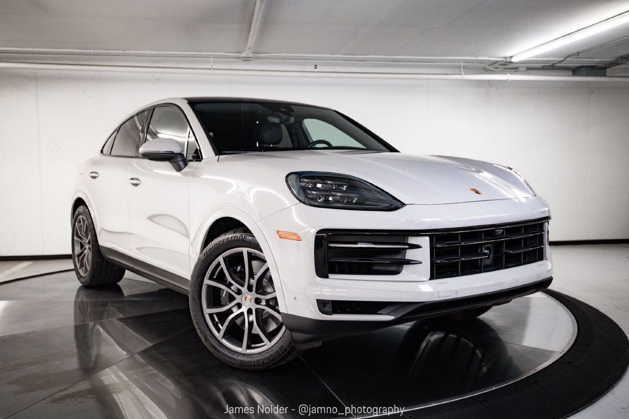 Certified 2024 Porsche Cayenne S AWD/4WD image 9