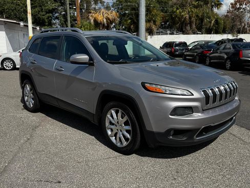 Used 2016 Jeep Cherokee Limited image 3