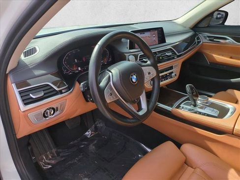 Used 2020 BMW 740i w/ Cold Weather Package image 10