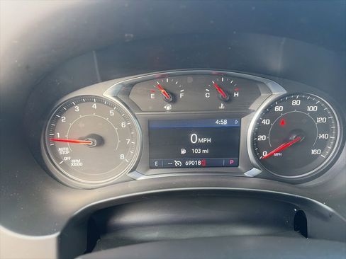 Used 2024 GMC Terrain SLT AWD/4WD image 17