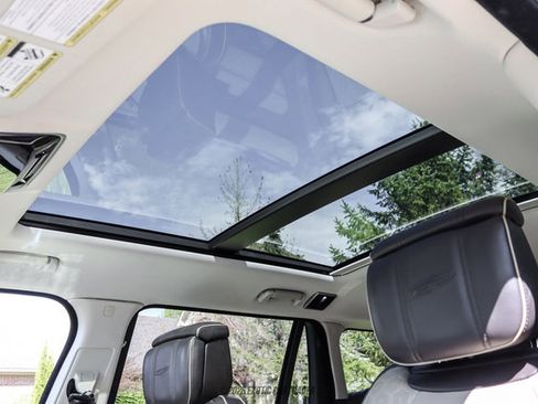 Used 2019 Land Rover Range Rover Long Wheelbase Supercharged AWD/4WD image 35