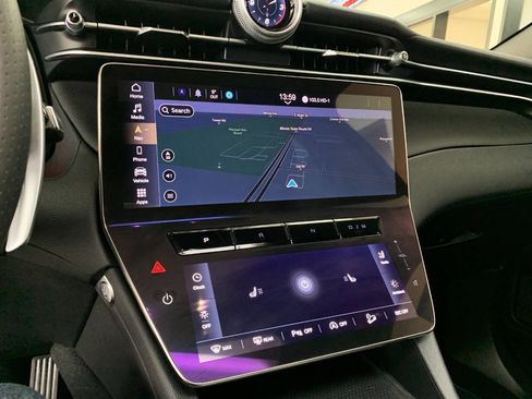 Used 2024 Maserati Grecale GT image 18